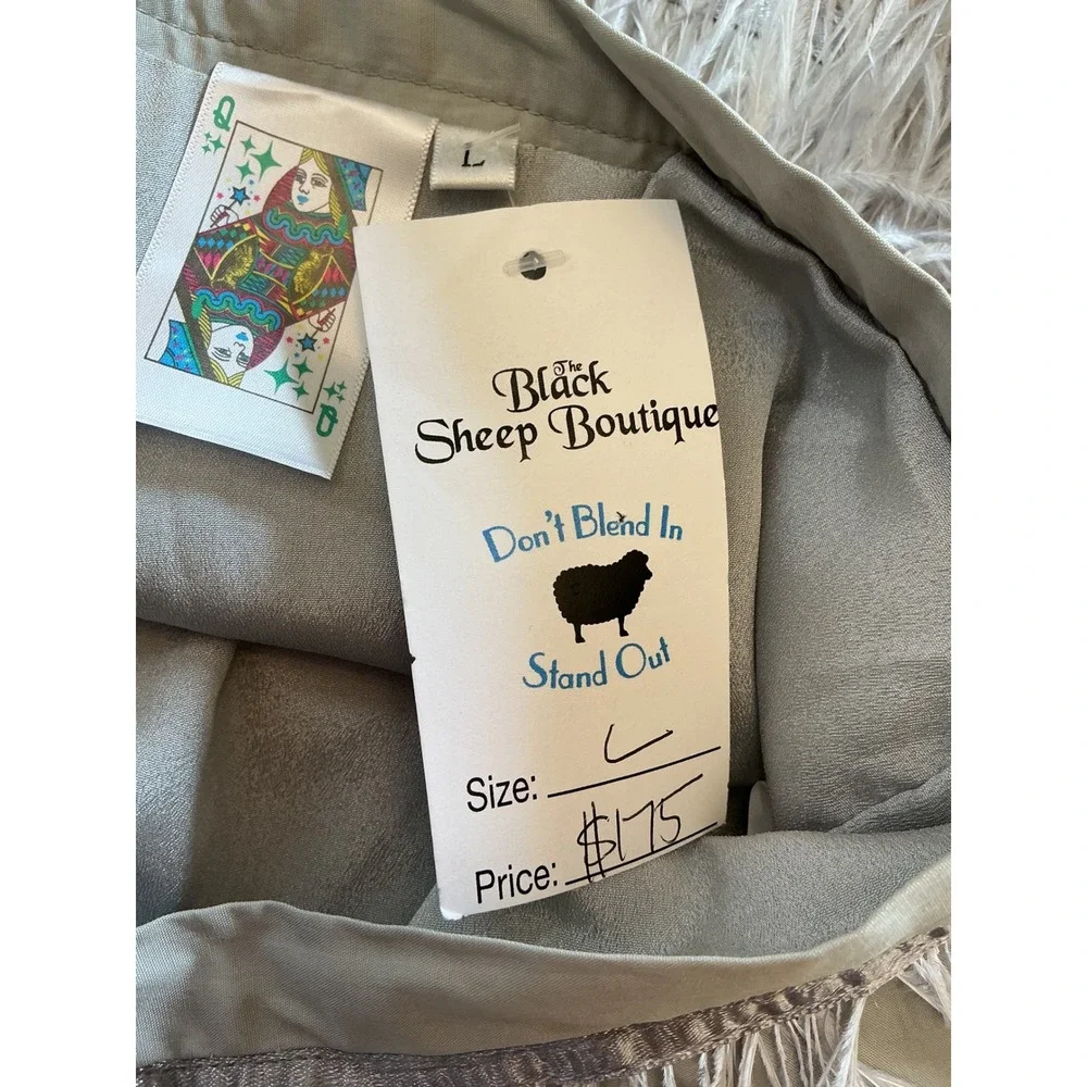 The‎ Queen  of Sparkles Grey Feather Mini Skort NWT Size L Party Glam Skirt